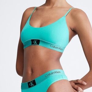 Calvin Klein Bra- XL